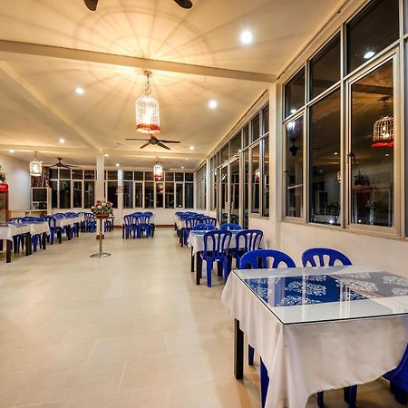 Oyo 44124 De Langkawi Resort And Convertion Centre Ayer Hangat Exterior photo