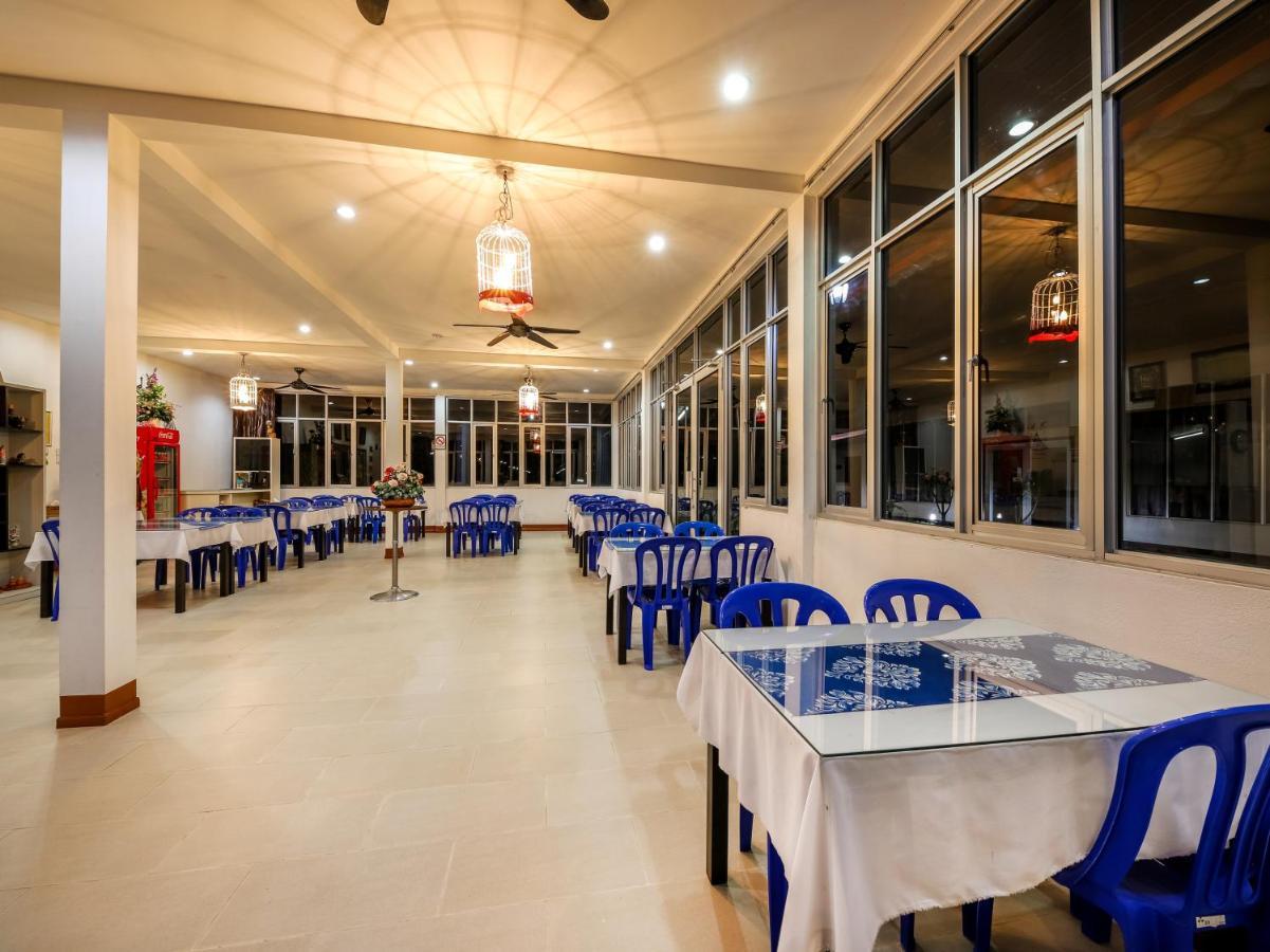 Oyo 44124 De Langkawi Resort And Convertion Centre Ayer Hangat Exterior photo