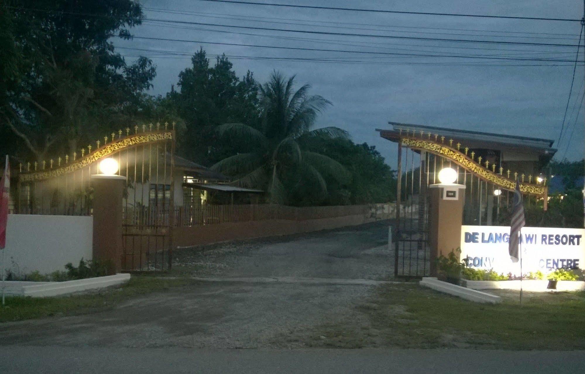 Oyo 44124 De Langkawi Resort And Convertion Centre Ayer Hangat Exterior photo