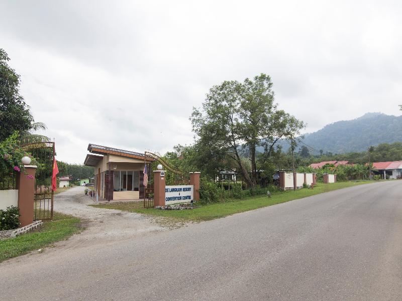 Oyo 44124 De Langkawi Resort And Convertion Centre Ayer Hangat Exterior photo
